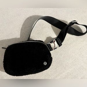 Lululemon Black Sherpa Belt Bag
